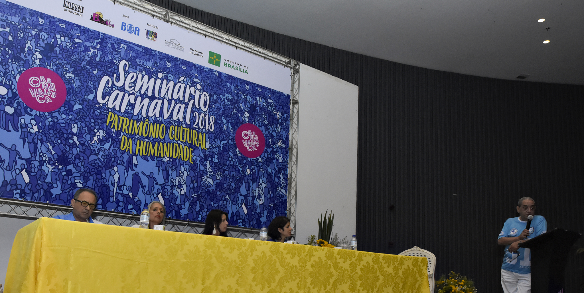 Roda de debates durante o Seminário Carnavalesca 2018 (video)